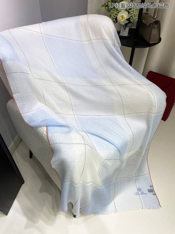 Loro Piana Scarf LPC00052 Loro Piana Scarf LPC00052